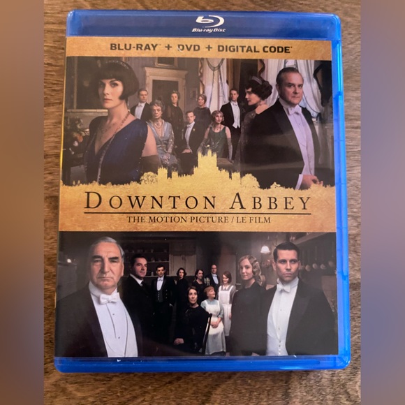 Downton Abbey Blu-ray and The book Lady Catherine and the Real Downton Abbey. - Picture 5 of 12